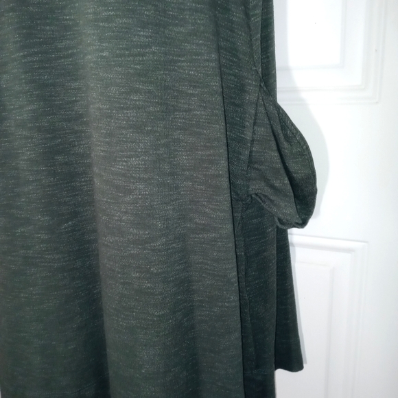GAP Dress. Soft and Comfy. Heathered Green. Medium - Picture 4 of 5